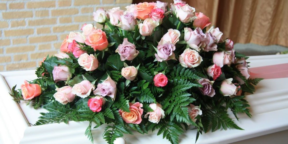 Image5 How to choose funeral flowers